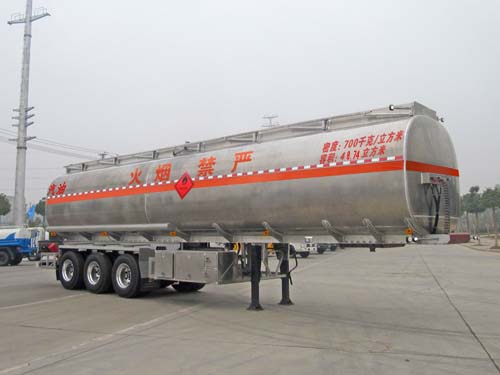 楚飞牌CLQ9402GYYA型铝合金运油半挂车