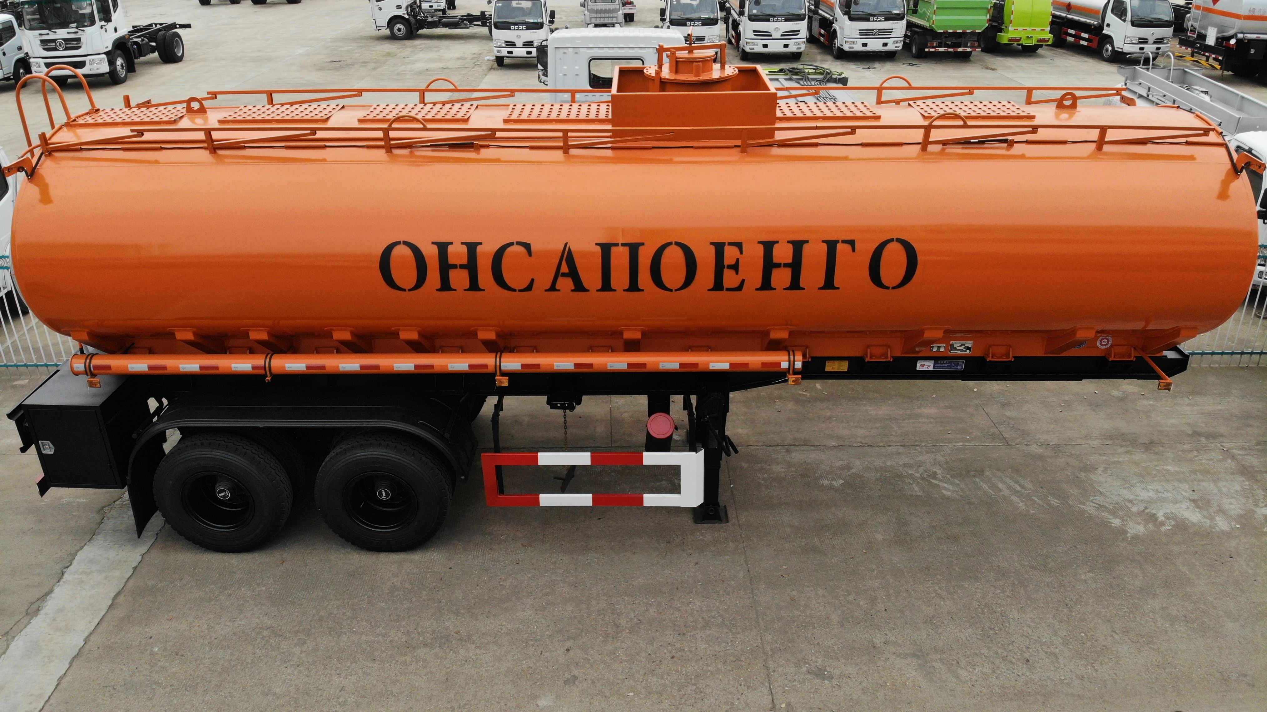 10台外贸出口运油半挂车,10台危化品罐车发车交付客户